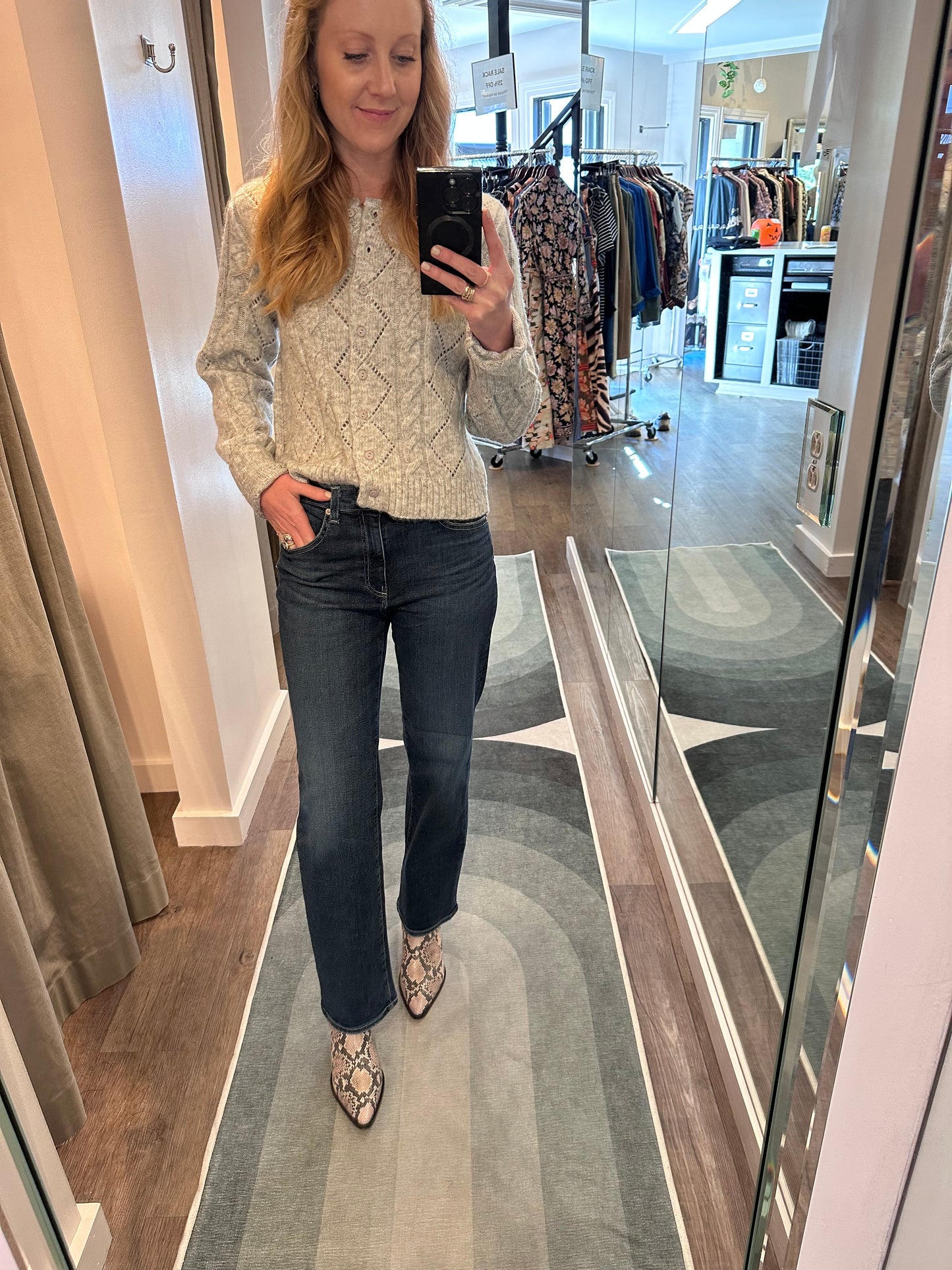 Brinley Mid Rise Straight Leg in poetic by AG