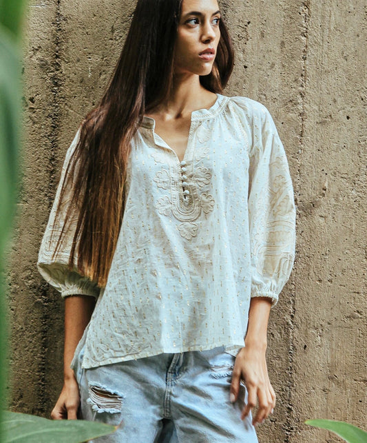 Oval Applique Top in white/gold by Rose & Rose