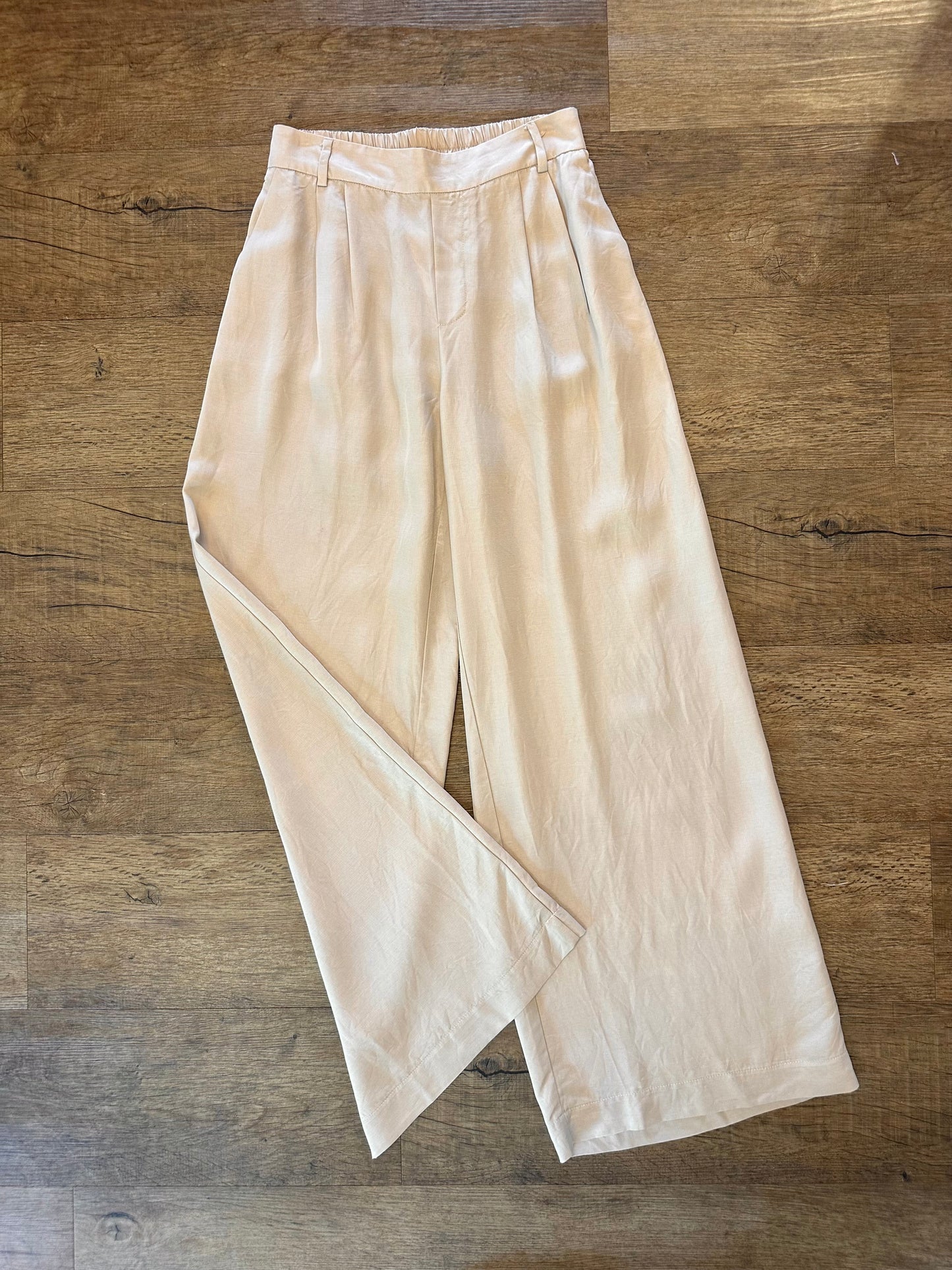 Wide Leg Pleat Front Trousers in light taupe by Esqualo