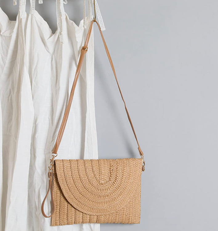 Straw Clutch with strap in natural