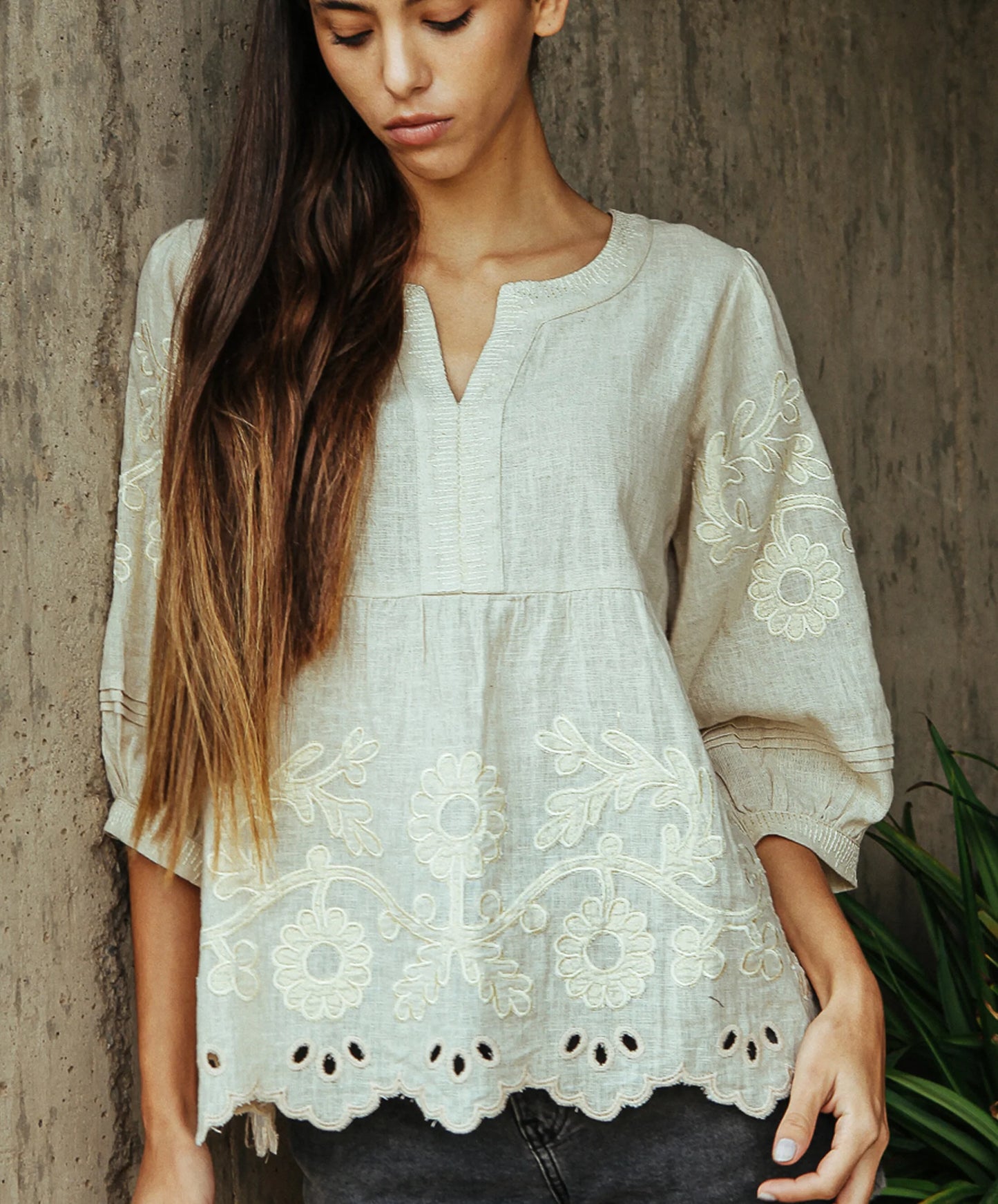 Goldhawk Daisy Applique Top in natural/gold by Rose & Rose