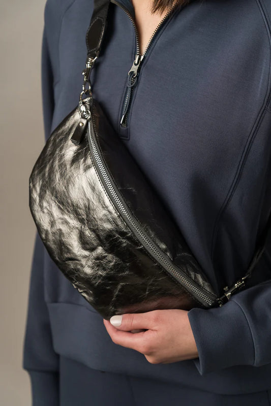 Sling Body Bag in peltro by Uashmama