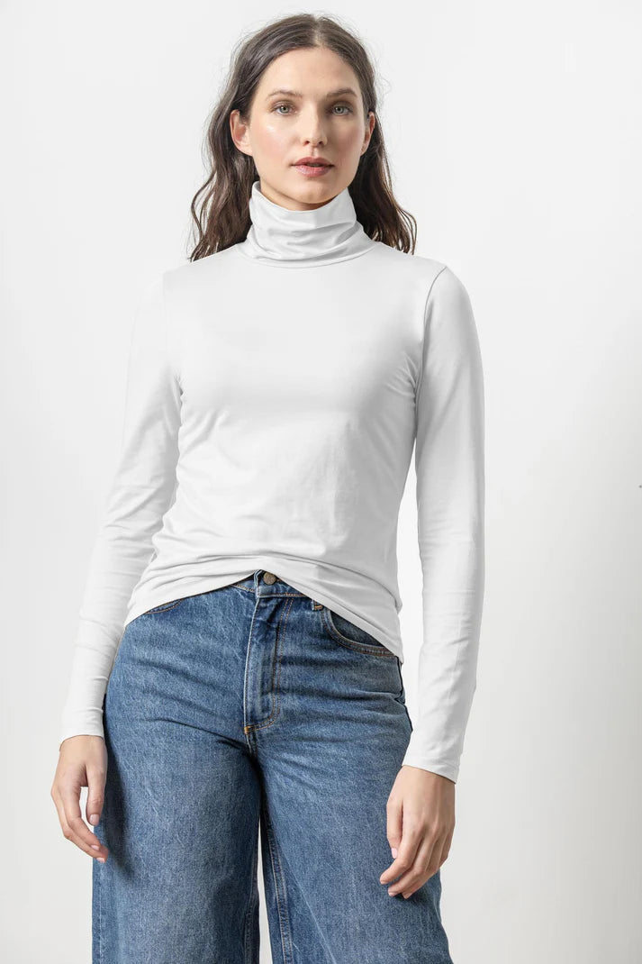 Layering Turtleneck in white by Lilla P