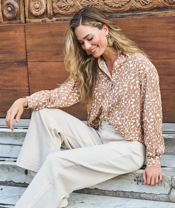 Button Up Graphic Printed Blouse in tan/ivory by Esqualo