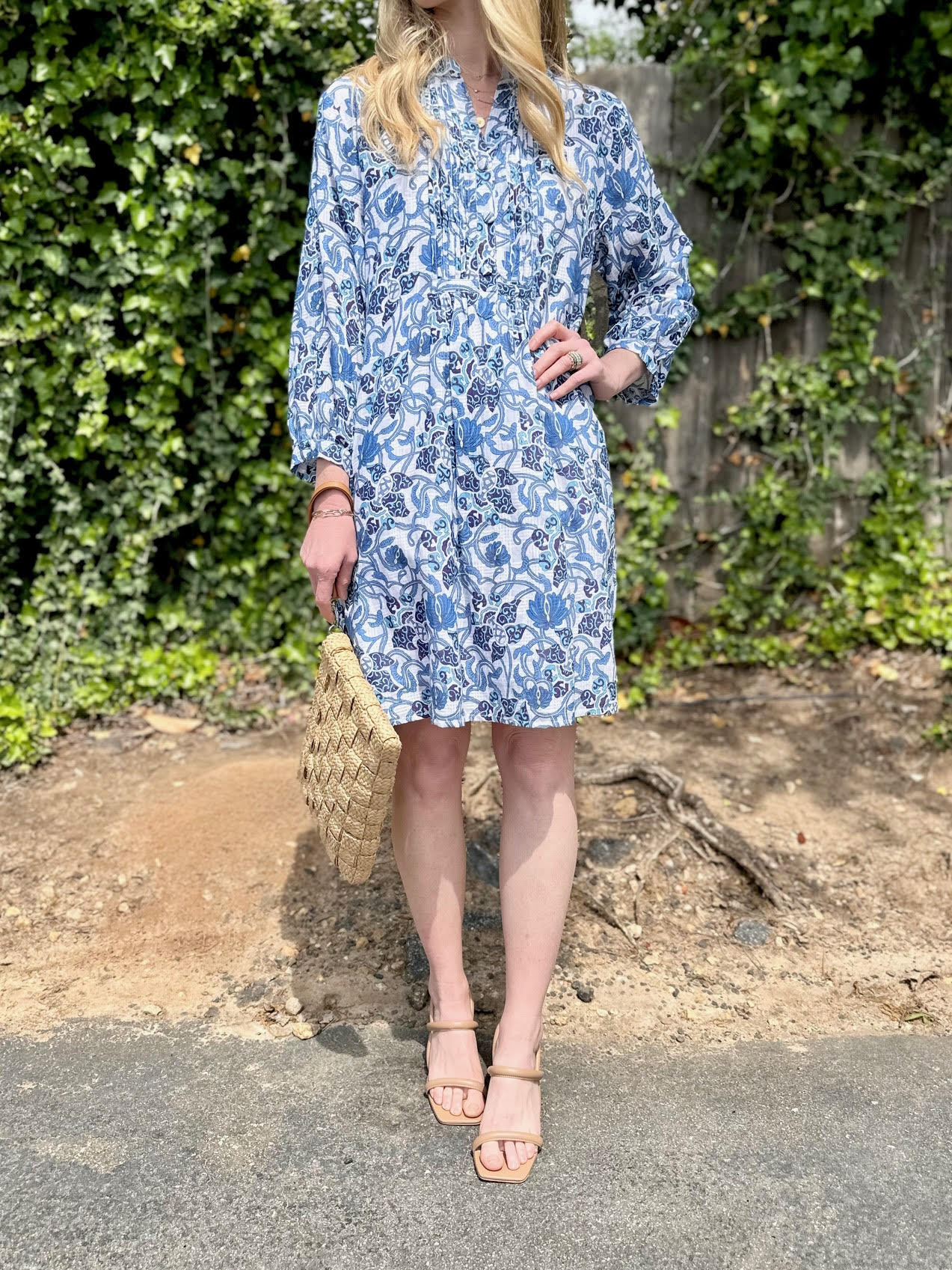 Vineyard Dress Vine Chinois in white/blues by La Plage