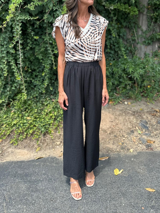 Aura Rib Trim Printed Top in pool side palm by Lysse