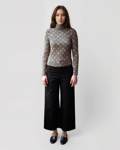 Raya Top in ivory checkers by Bel Kazan