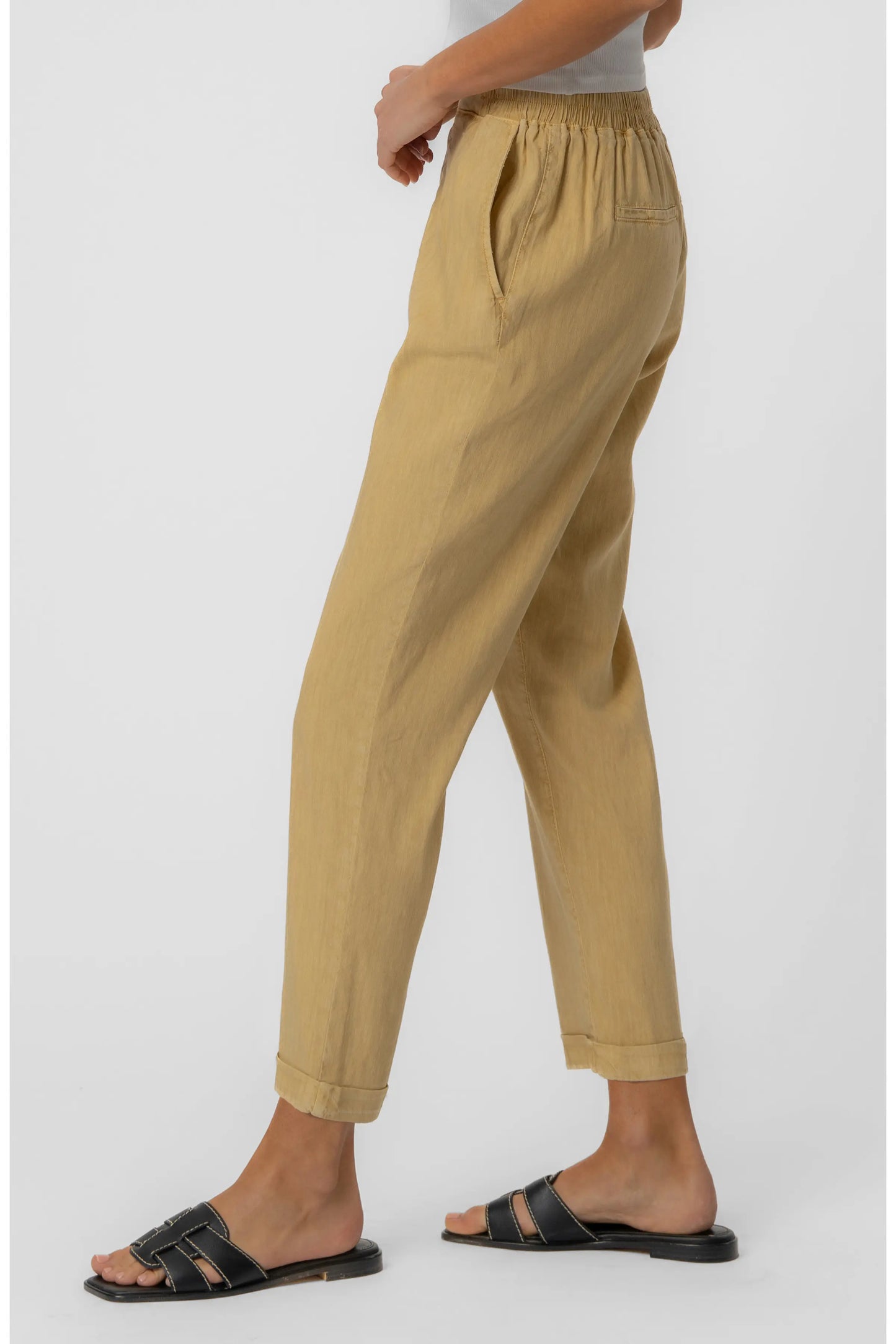 Rosalie Tapered Pant in mustard by KUT