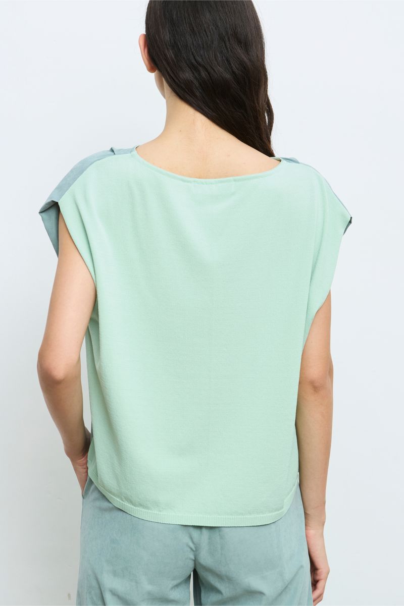 Contrast Back Top in verde by Aldo Martins