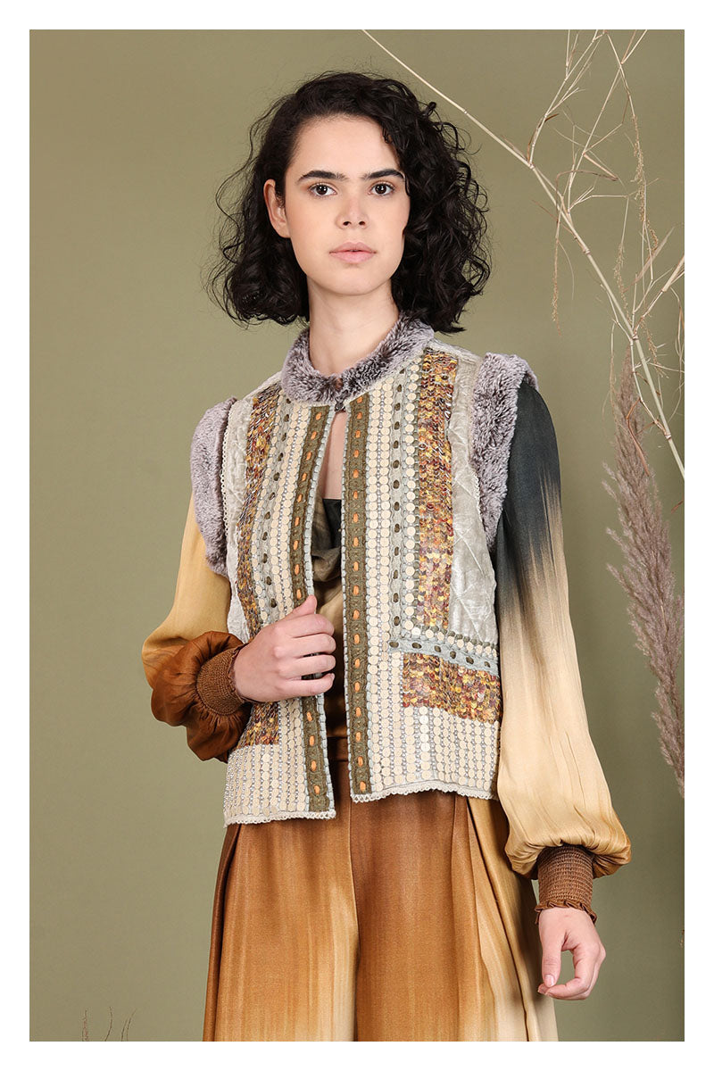 Amilyn Gilet in pistachio green by Blank