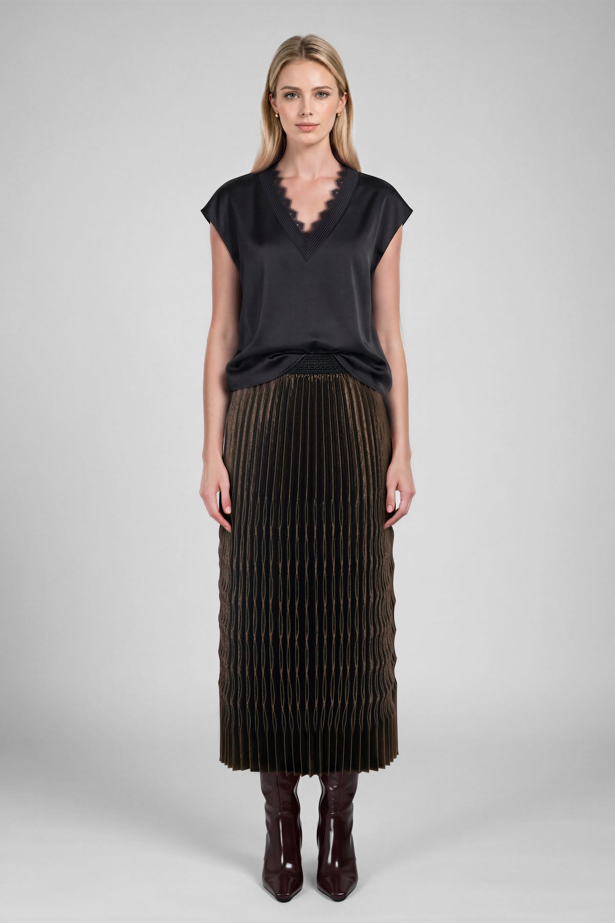 Crinkle Midi Skirt in brown by Current Air