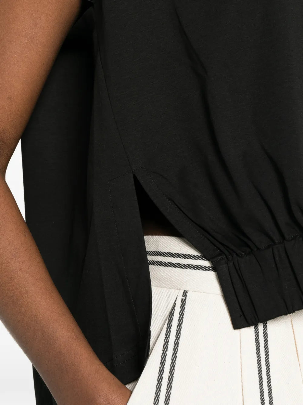 Jersey Top in black by Psophia