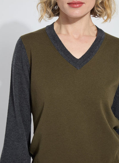 Corinne V-Neck Sweater in charcoal/combat by Lysse