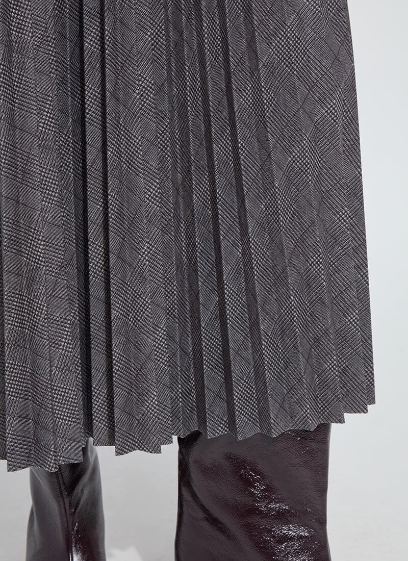 Pierra Ponte Pleated Plaid Midi Skirt in london glen plaid by Lysse