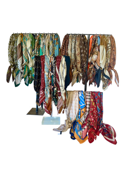 Horsebit Strap Print Bandana Scarf in teal