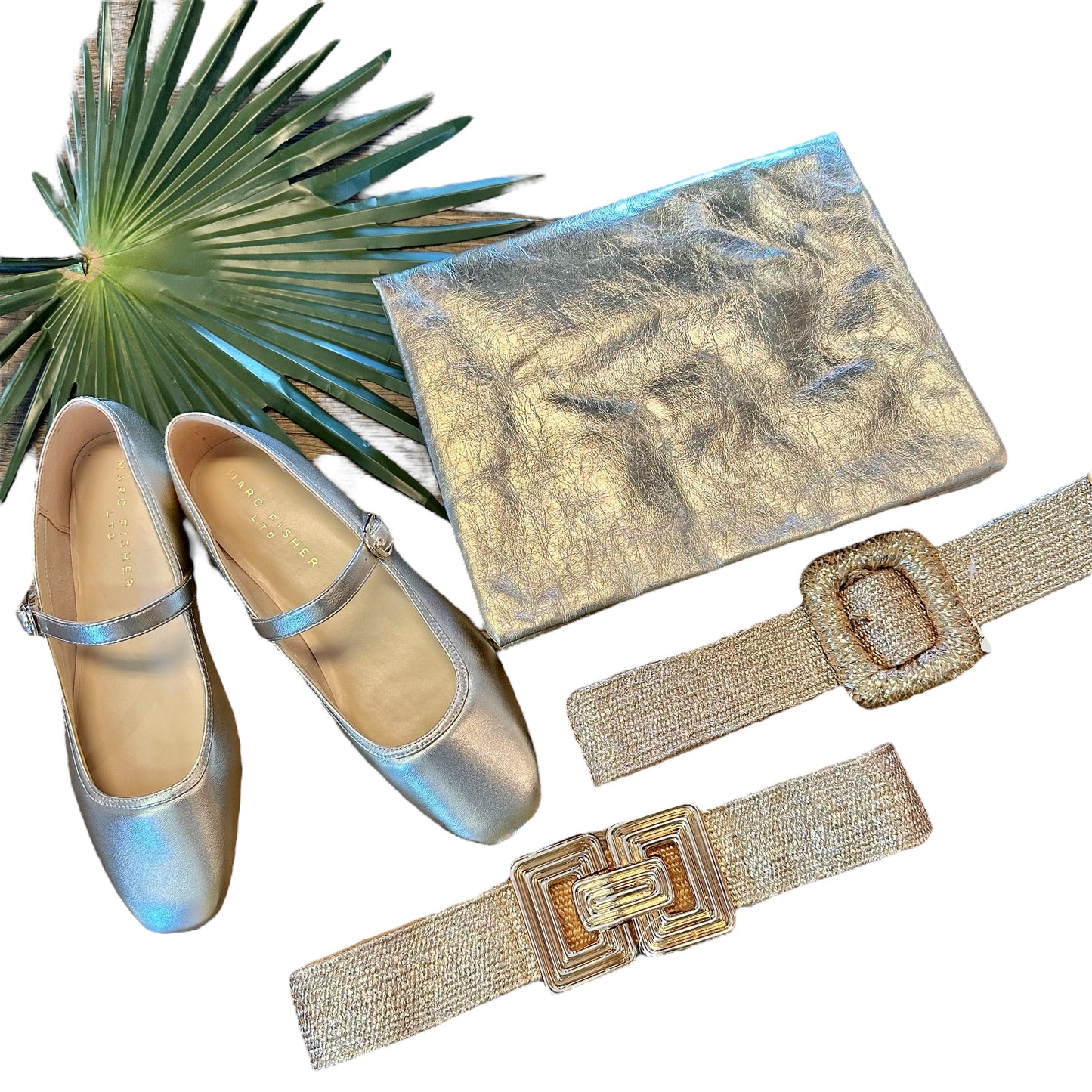Maru Foldover Clutch in platinum by Uashmama