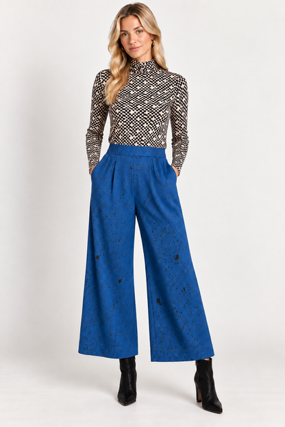 Raya Top in ivory checkers by Bel Kazan