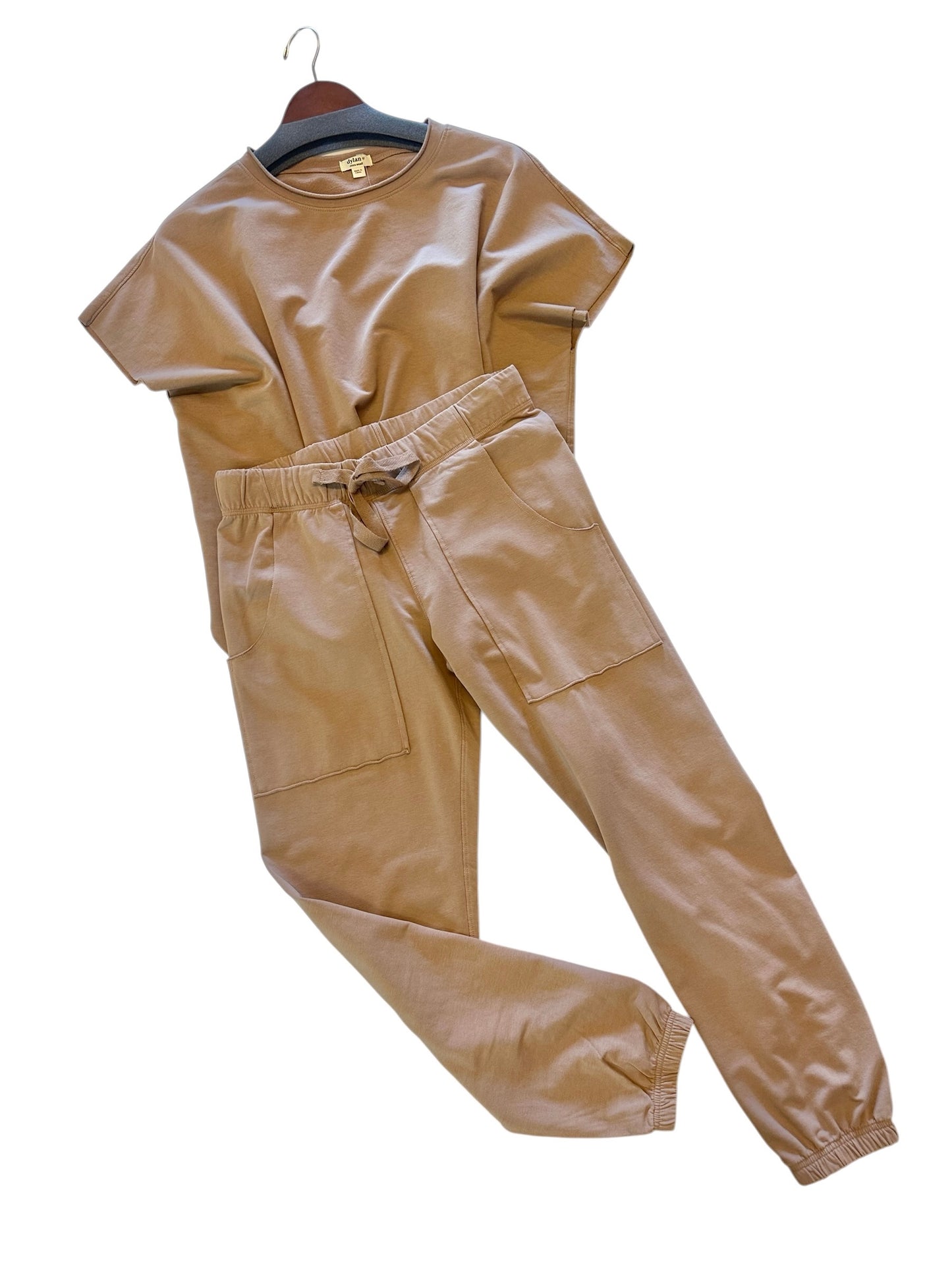 Cali Fleece Cargo Jogger Pant in mocha by Dylan
