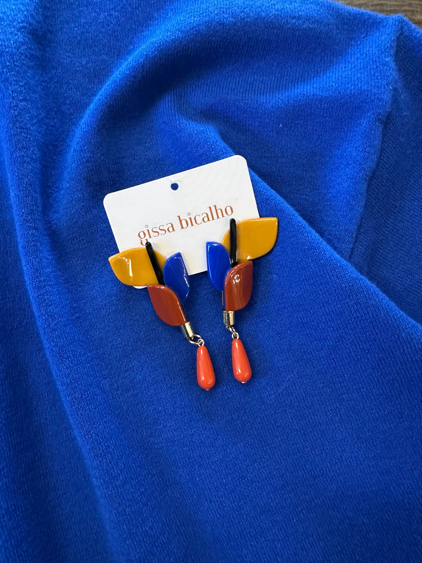 Acrylic Anthurium Earring in mustard by Gissa Bicalho
