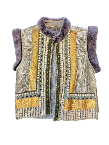 Amilyn Gilet in pistachio green by Blank