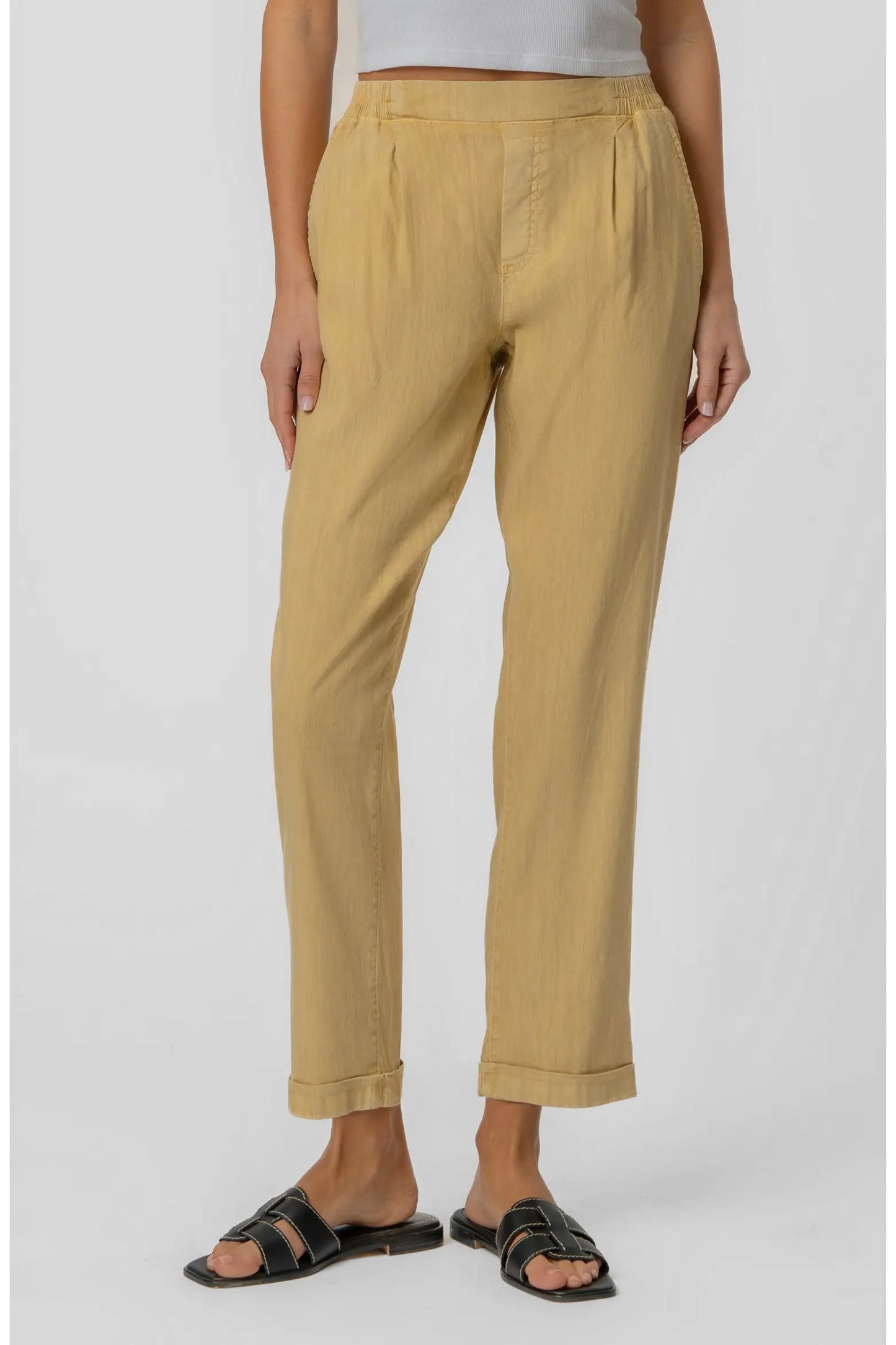 Rosalie Tapered Pant in mustard by KUT