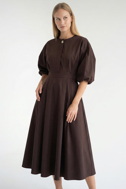Sienaa Dress in brown by Exquise