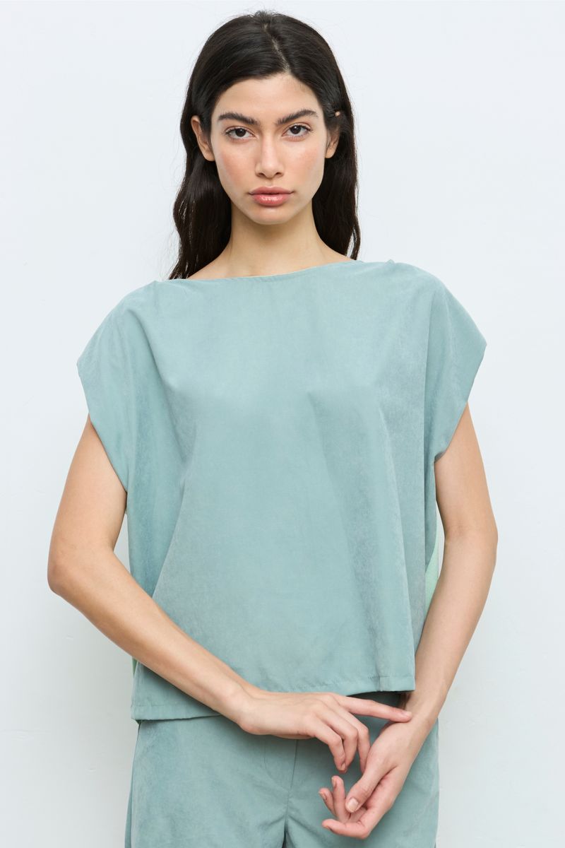 Contrast Back Top in verde by Aldo Martins