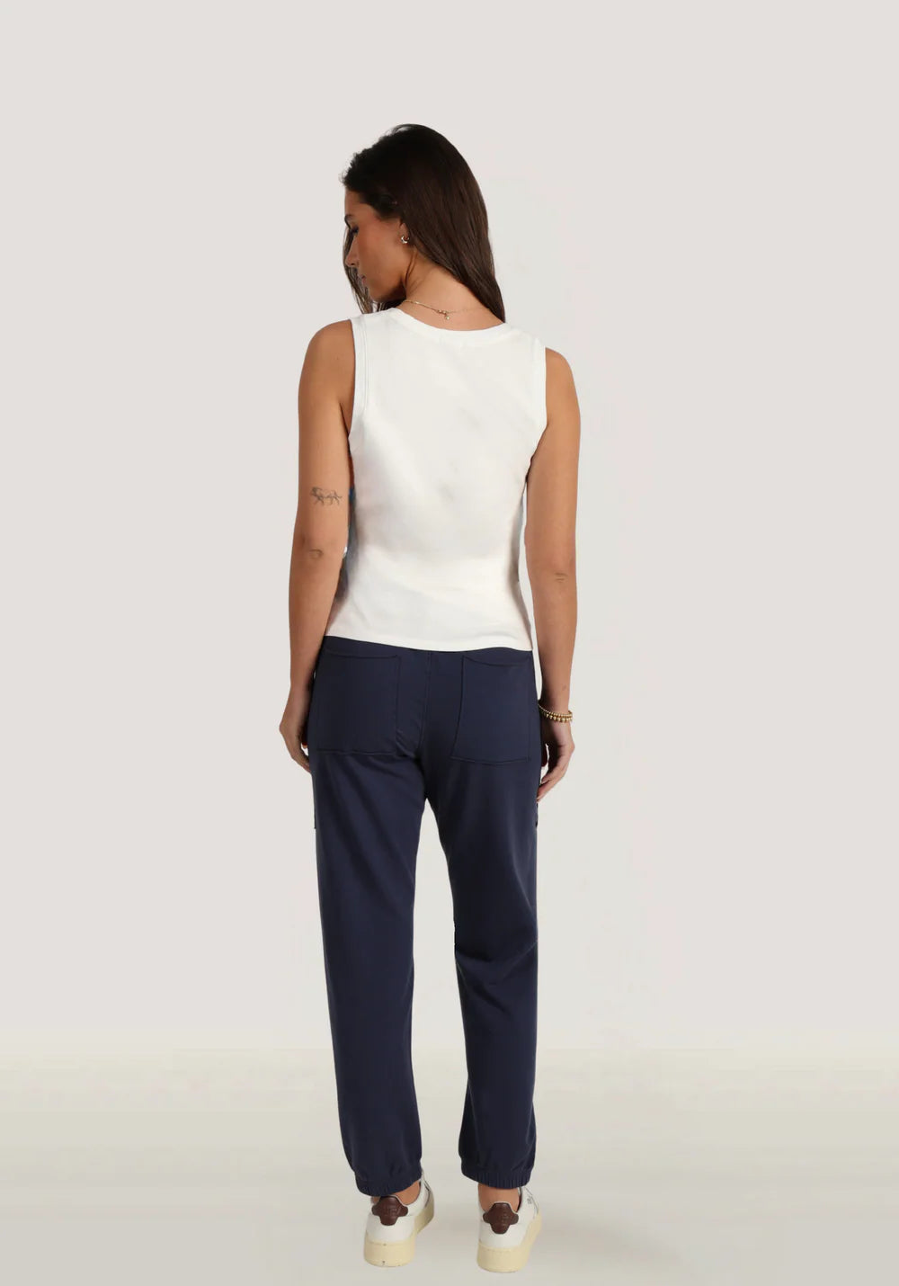 Cali Fleece Cargo Jogger Pant in mocha by Dylan
