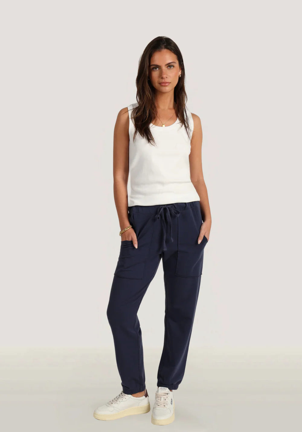 Cali Fleece Cargo Jogger Pant in mocha by Dylan