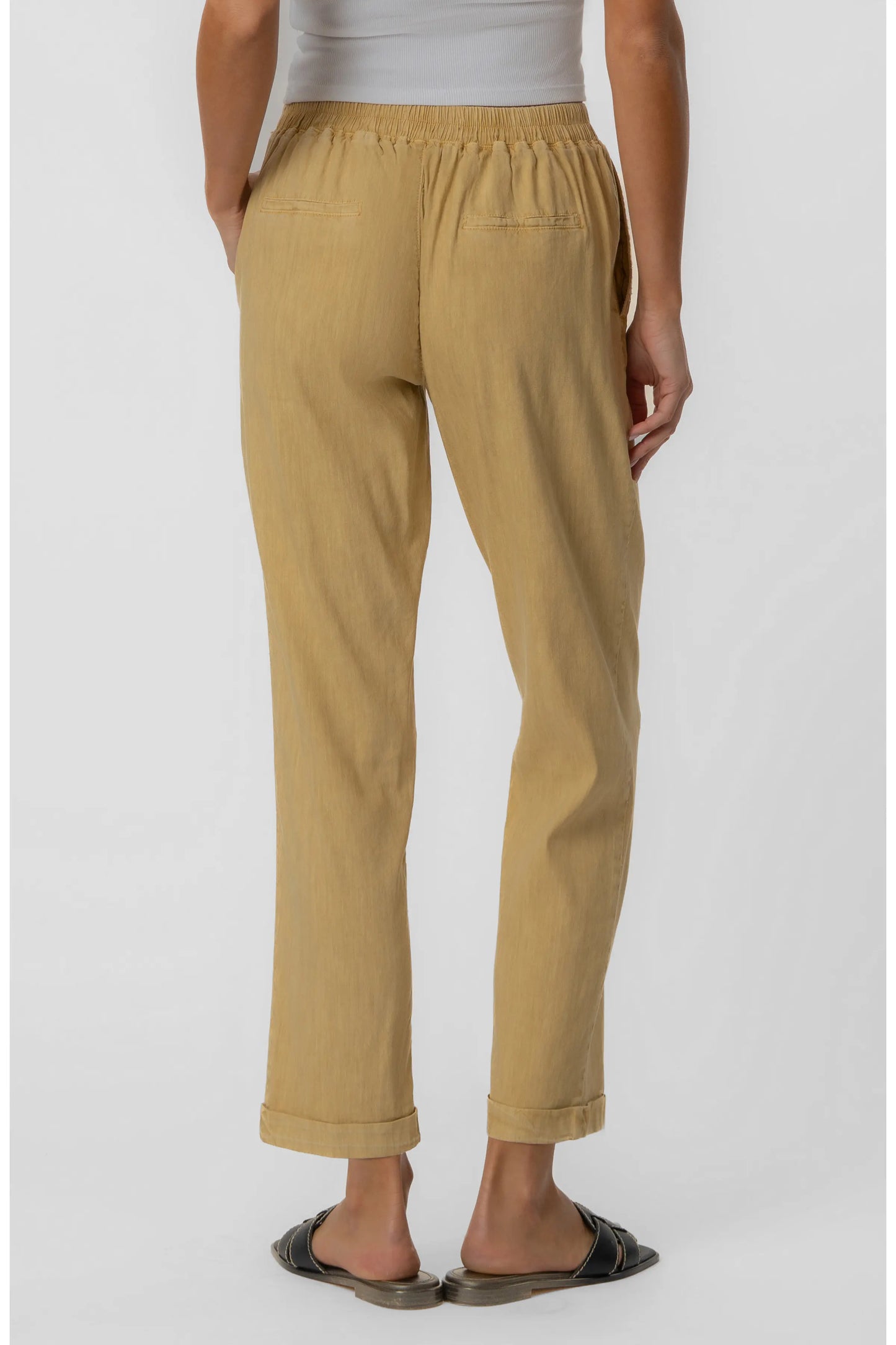 Rosalie Tapered Pant in mustard by KUT