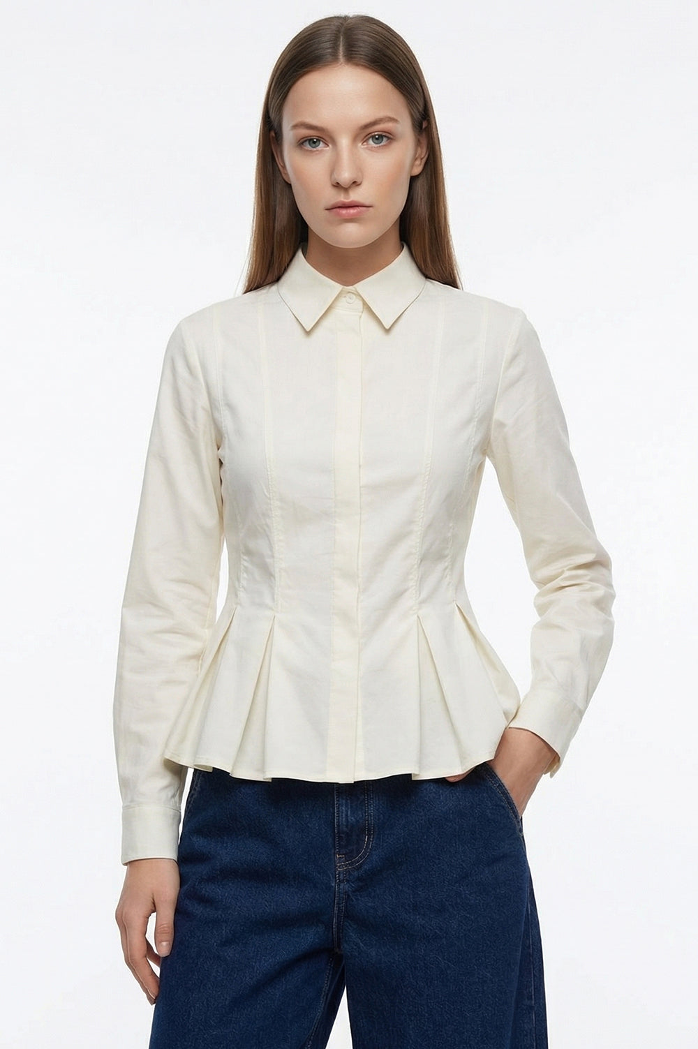 Movela Shirt in ecru by Exquise