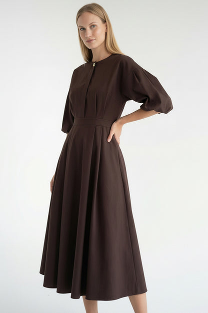 Sienaa Dress in brown by Exquise