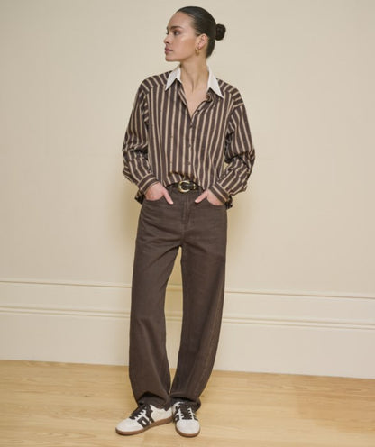 Barrel Jeans in cacao by Esqualo