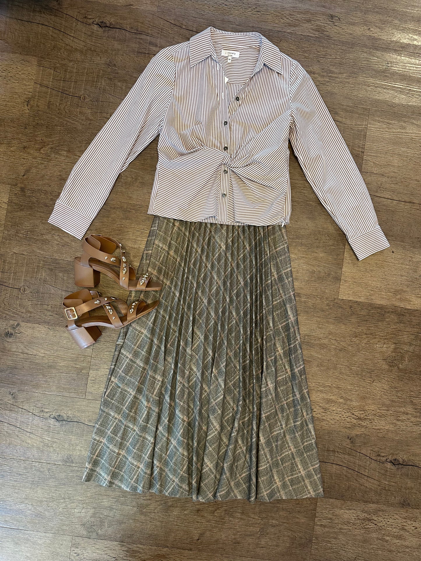 Twist Front Stripe Shirt in camel by J.Society