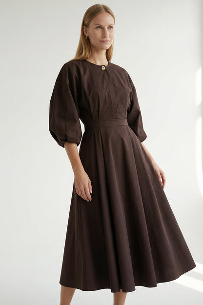 Sienaa Dress in brown by Exquise
