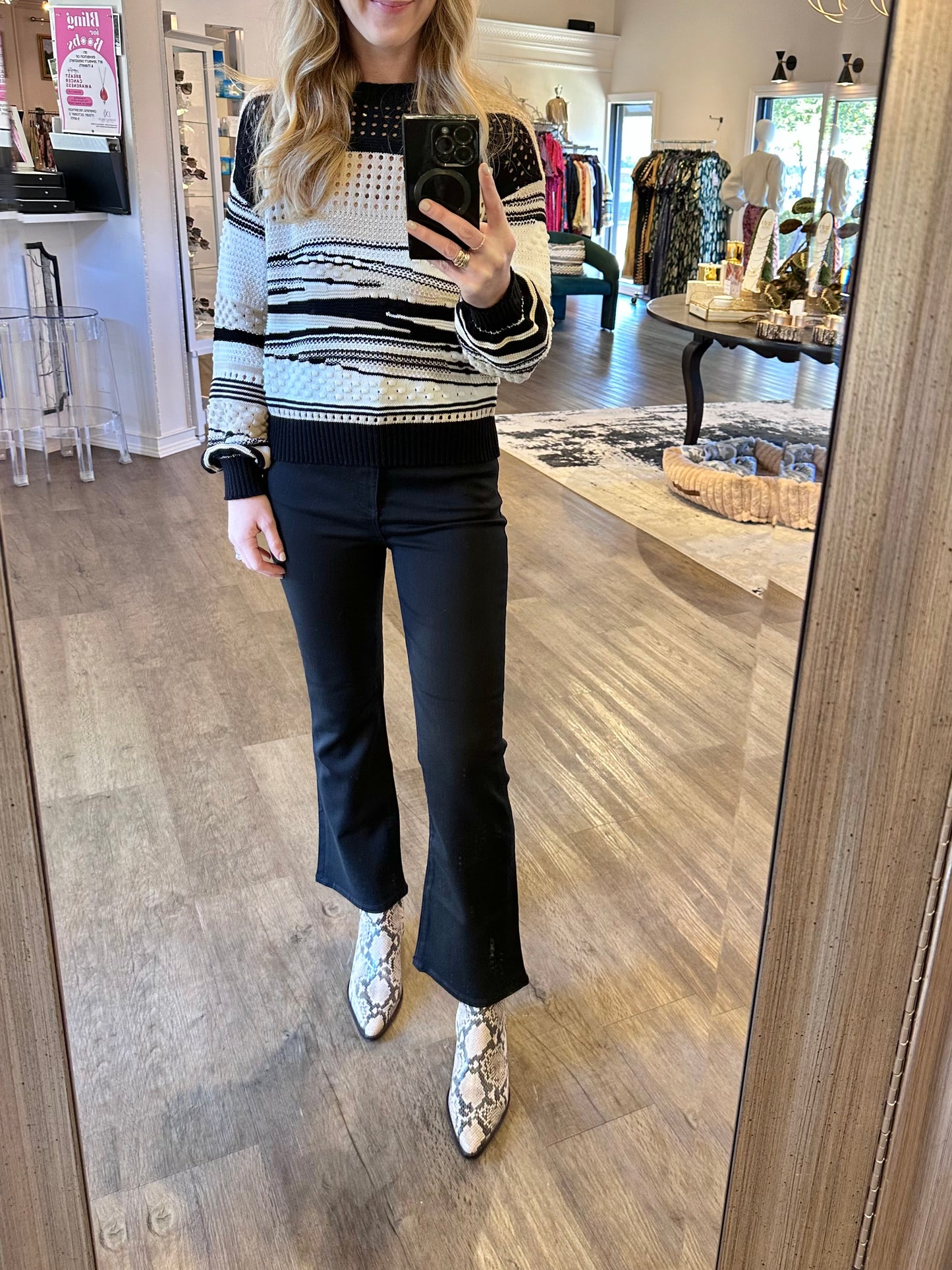 Lennon High Rise Crop Boot in noir by Pistola