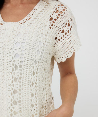 Crochet Crop Top in white by Esqualo