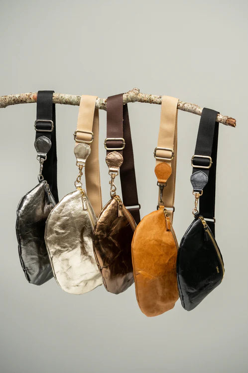 Sling Body Bag in pewter by Uashmama