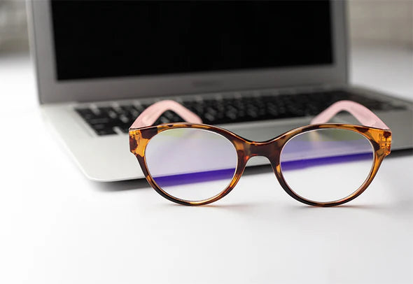 Shelby Reading Glasses: Pink / +1.25