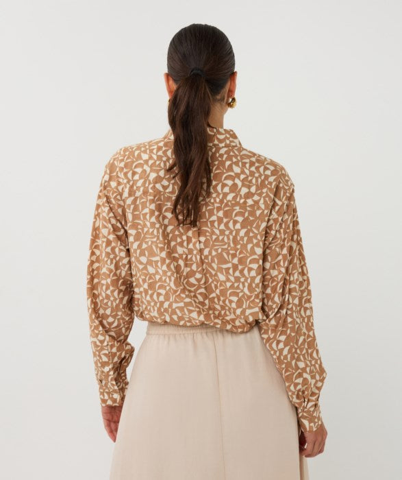 Button Up Graphic Printed Blouse in tan/ivory by Esqualo