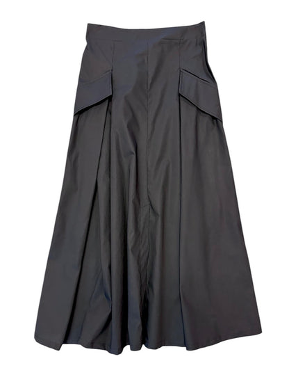 Poplin Skirt with Pockets in black by BYU