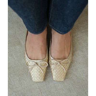 Remy Woven Slide in gold by Matisse