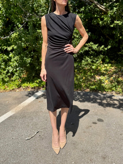 Solid Dress with Gathering in black by Esqualo