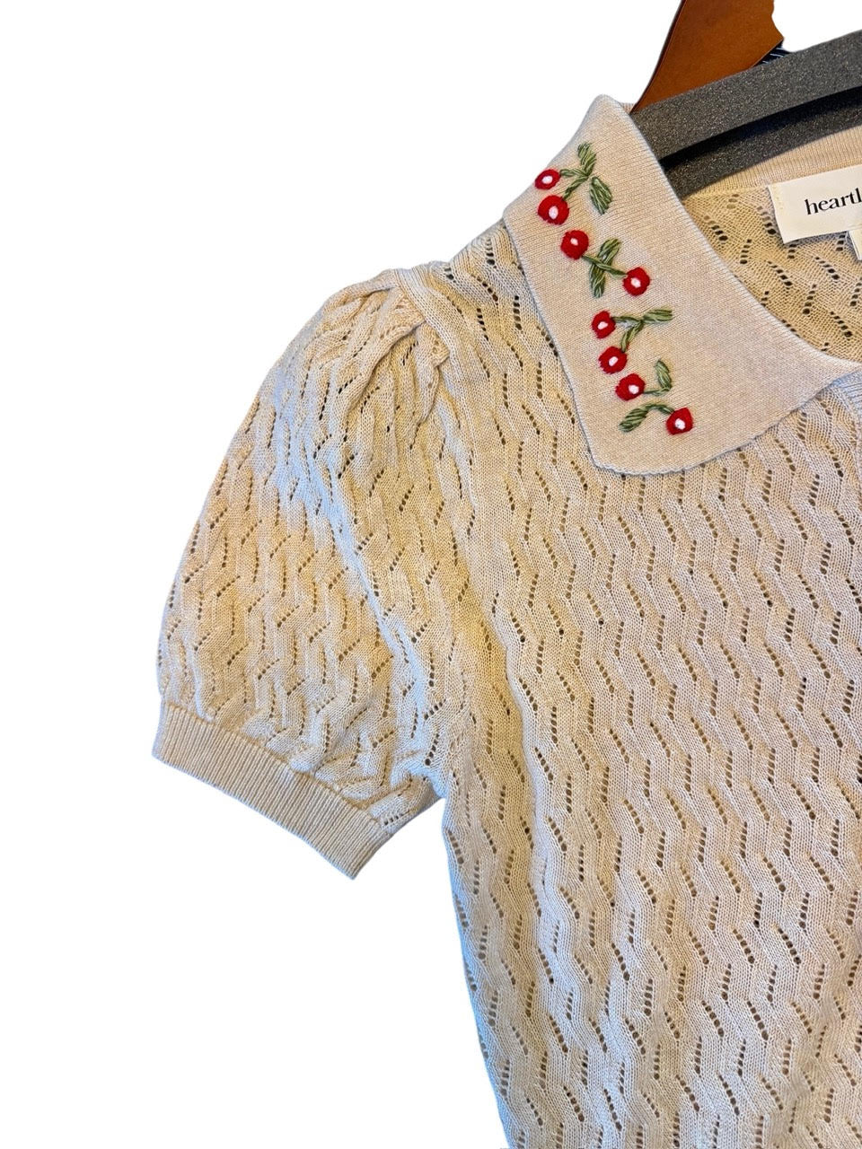 Manta Cardi in ecru by Heartloom