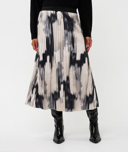 Printed Pleat Skirt in bow fade print by Esqualo